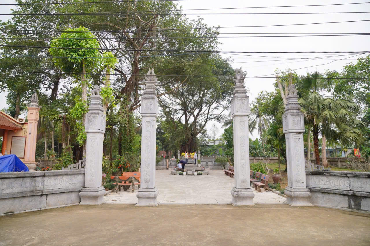 Anh-tin-bai